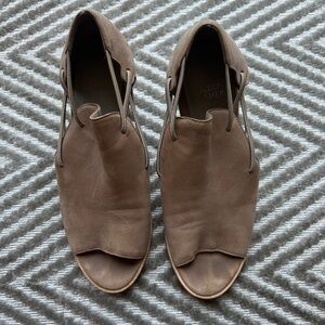 Eileen fisher open toe nude heel, 6.5